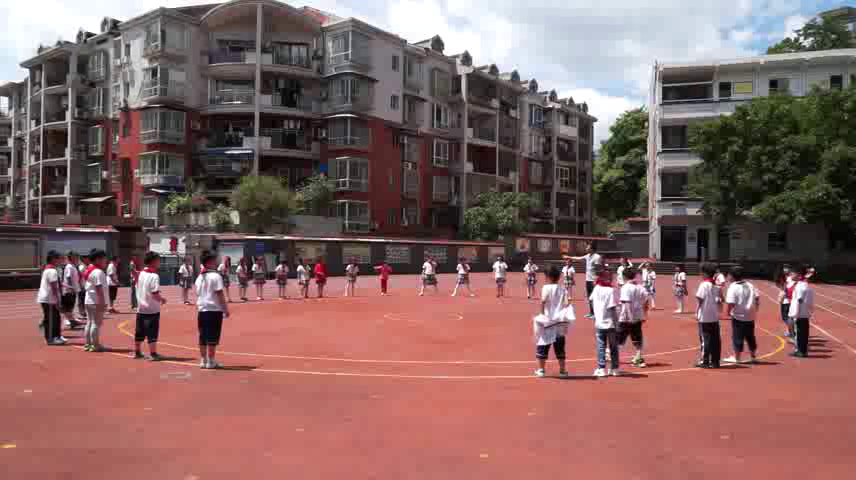 人教2011版体育与健康一至二年级《6.立定跳远分解动作练习与游戏》重庆市省一等奖
