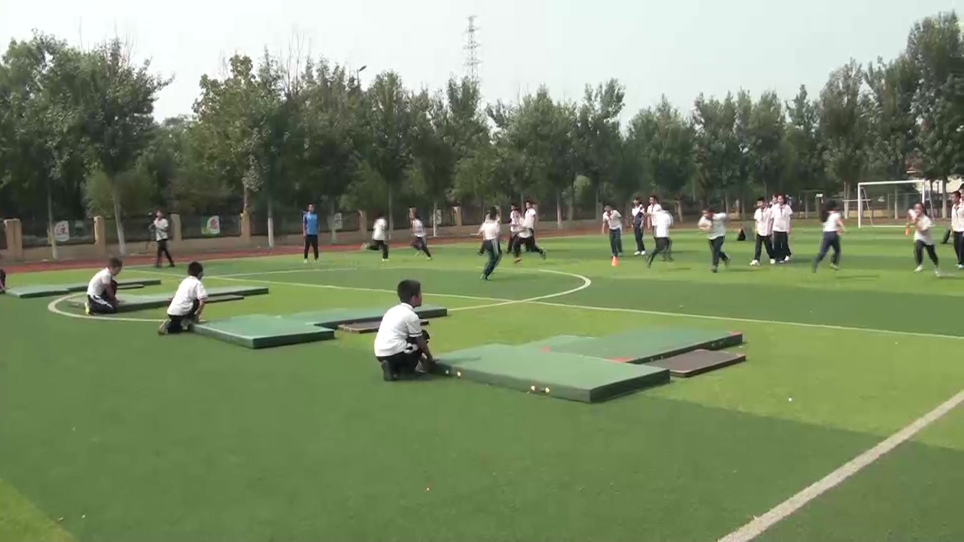 人教2011版体育与健康五至六年级《2.跳跃》天津市许老师-省一等奖