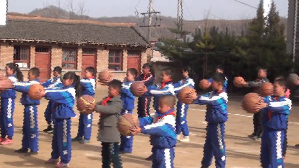 人教2011版体育与健康五至六年级《1.小篮球》甘肃老师-省一等奖