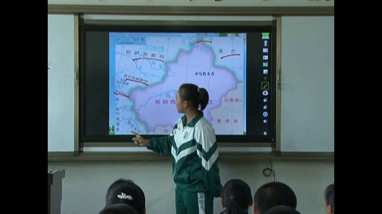 湘教版地理八下《第三节新疆维吾尔自治区的地理概况与区域开发》甘肃老师-市一等奖