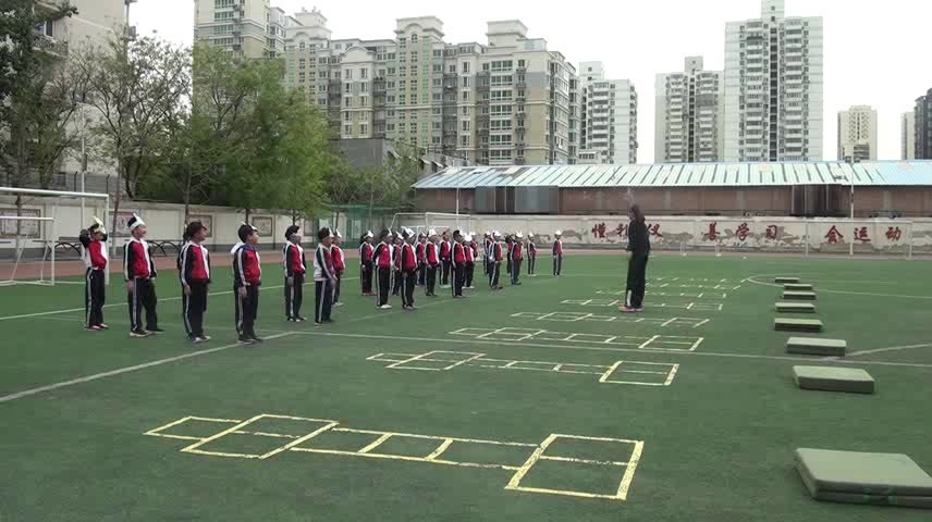 一二年级体育《儿童基本活动 跳跃》北京牛老师-省一等奖