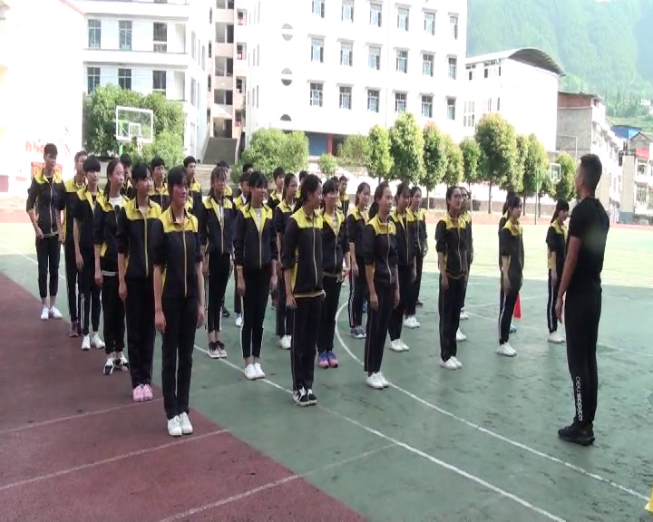 2.人教版体育七年级《健身长拳》重庆市省级优课