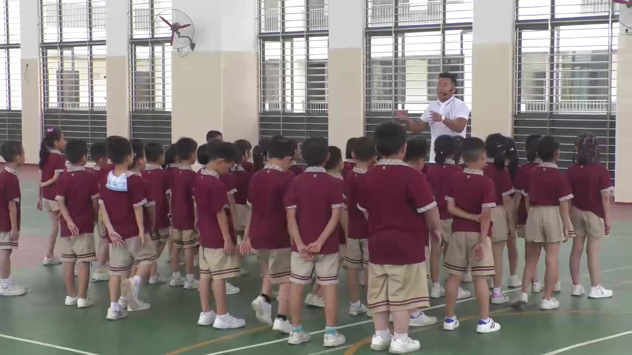 1.人教2011版体育与健康一至二年级《5.儿童基本舞步》广东省市一等奖