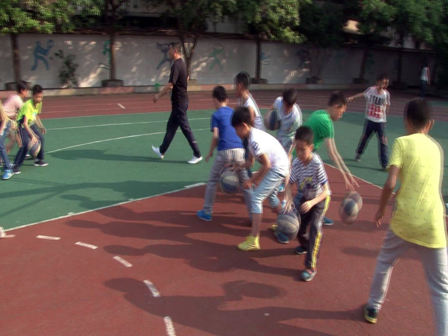 人教2011版体育与健康五至六年级《1.小篮球》重庆市老师-省一等奖