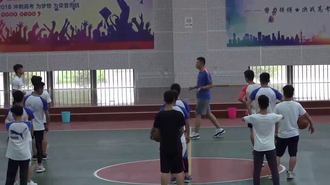 人教版高中体育《单手肩上传球》安徽老师-县级优课