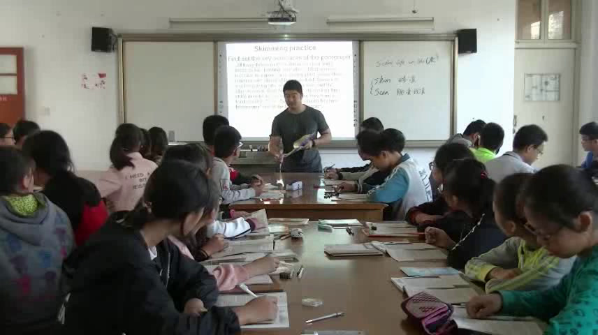 译林版英语模块一《Reading(1)：School life in the UK》江苏葛老师-市一等奖