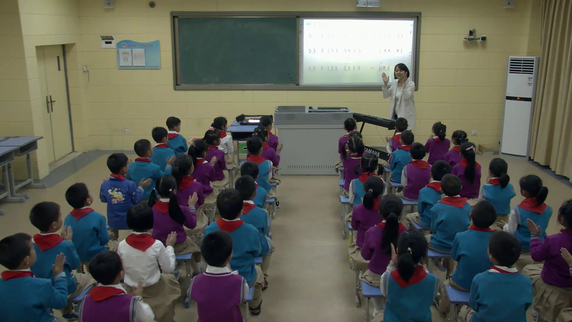 湘文艺版音乐一下《（演唱）小雨沙沙》重庆黄老师-全国一等奖